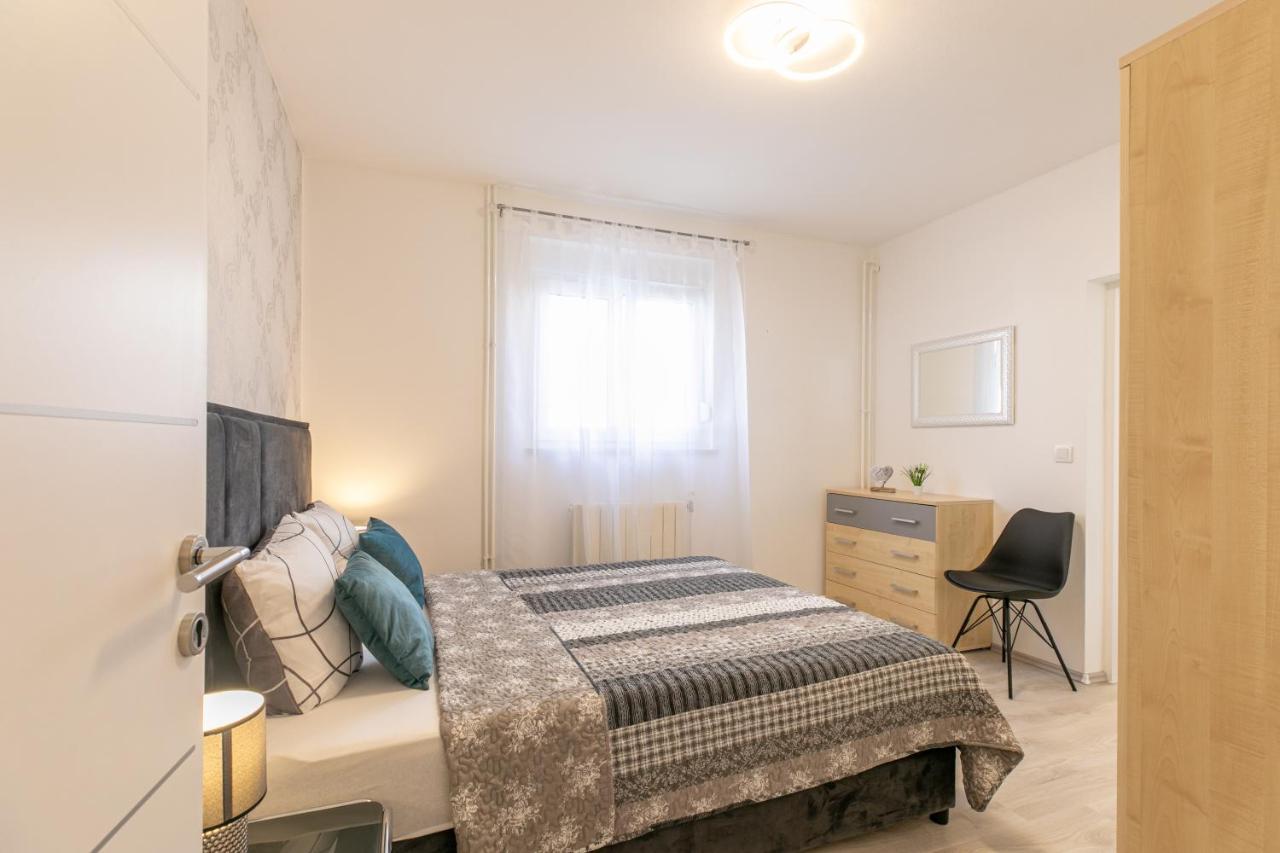 Apartments Tina Stinjan Пула Екстер'єр фото