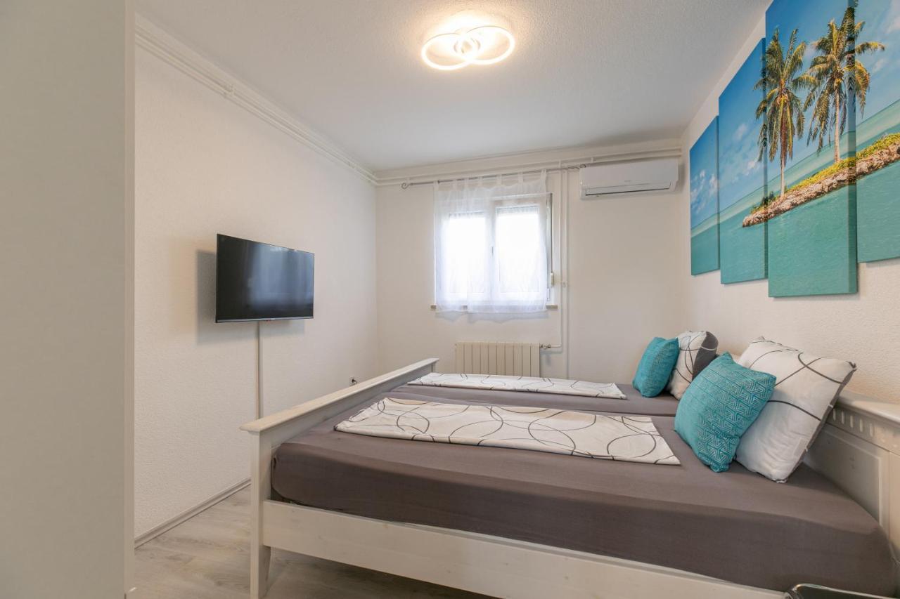 Apartments Tina Stinjan Пула Екстер'єр фото