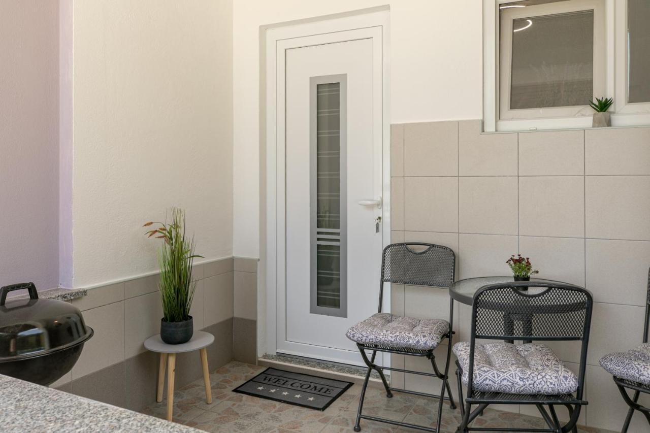 Apartments Tina Stinjan Пула Екстер'єр фото