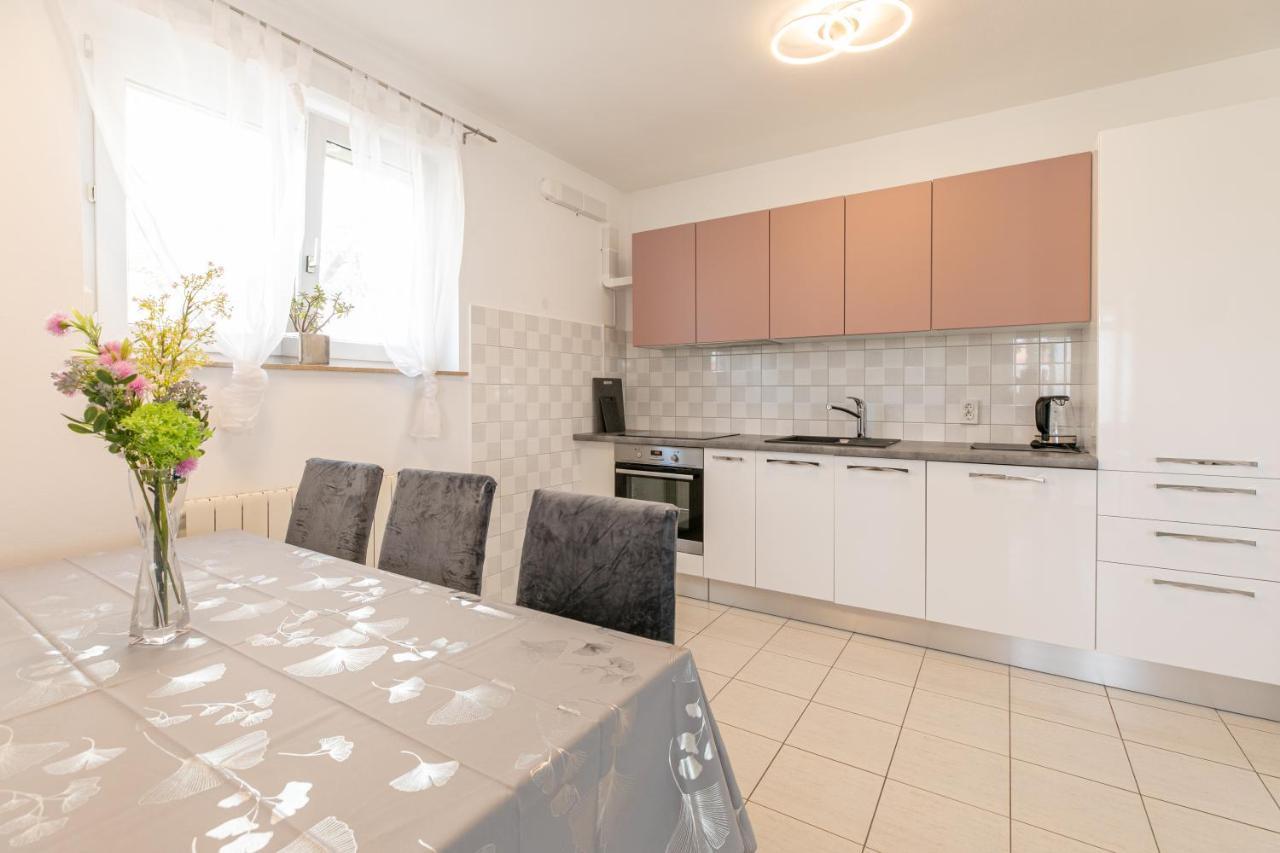 Apartments Tina Stinjan Пула Екстер'єр фото