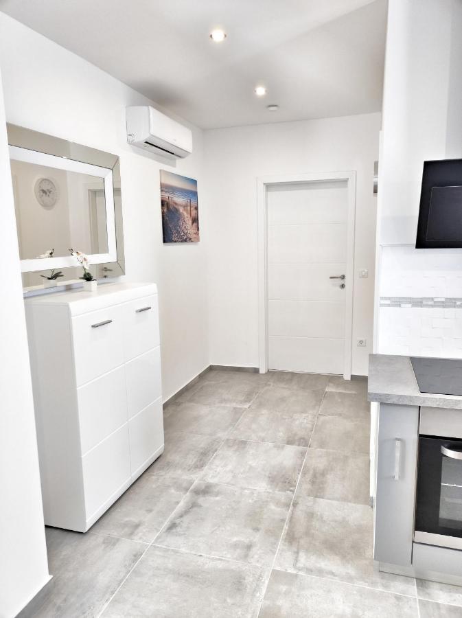 Apartments Tina Stinjan Пула Екстер'єр фото