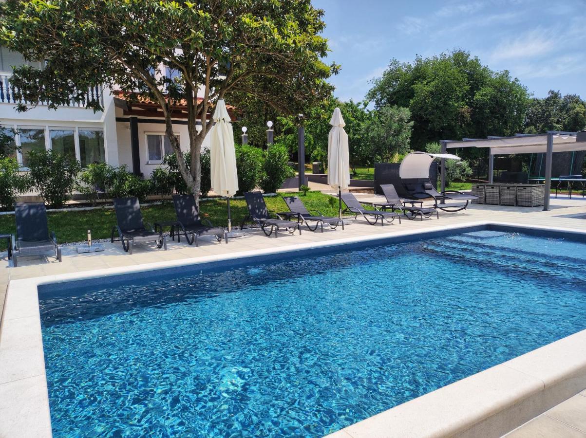 Apartments Tina Stinjan Пула Екстер'єр фото